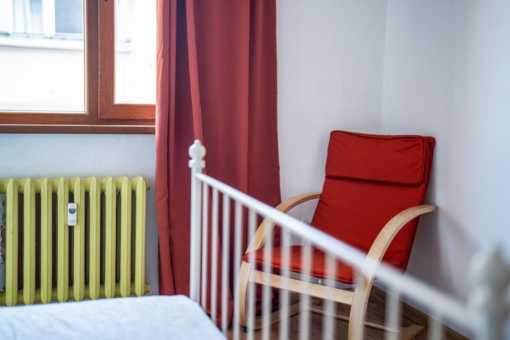 Central Apartment 2Bd Next To Vitosha Bul. Sofia Esterno foto