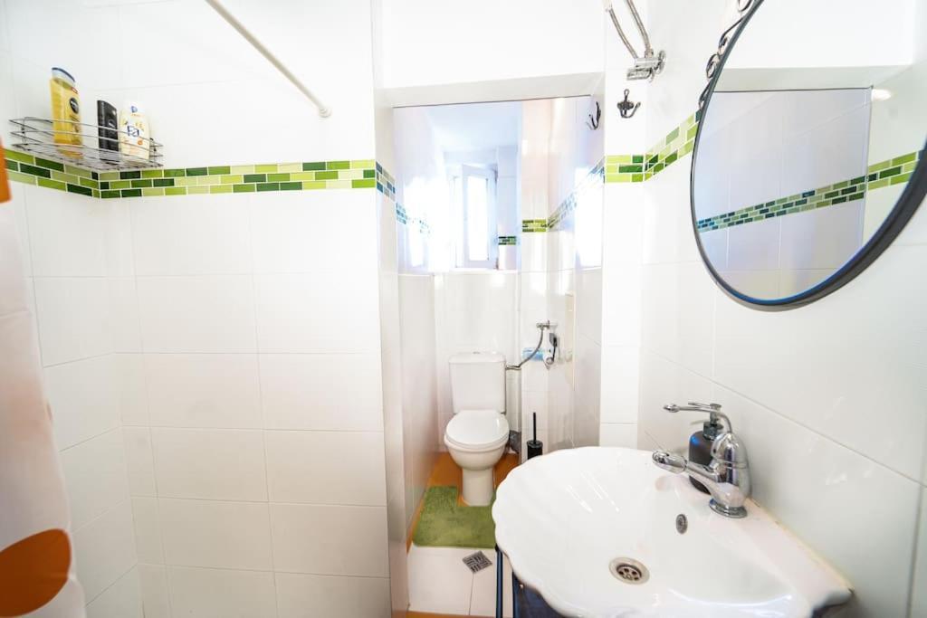 Central Apartment 2Bd Next To Vitosha Bul. Sofia Esterno foto
