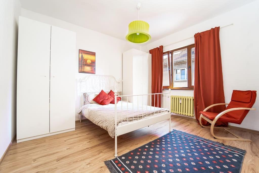 Central Apartment 2Bd Next To Vitosha Bul. Sofia Esterno foto
