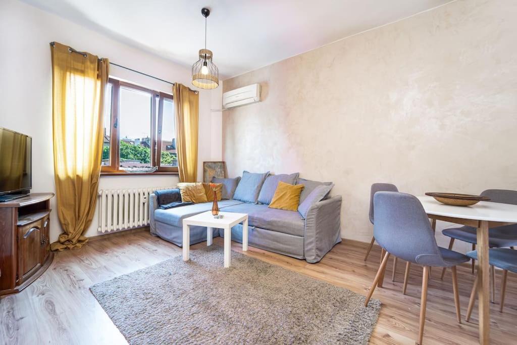 Central Apartment 2Bd Next To Vitosha Bul. Sofia Esterno foto